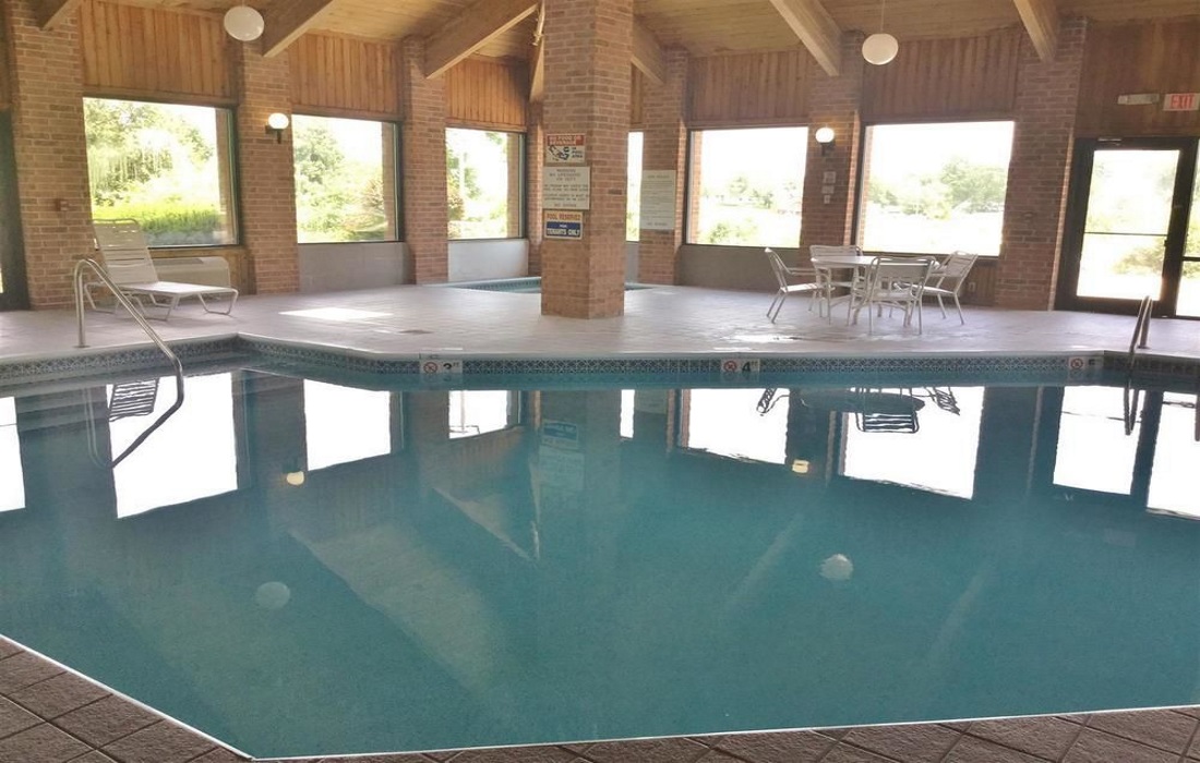 Amerihost Inn & Suites - Indoor Pool