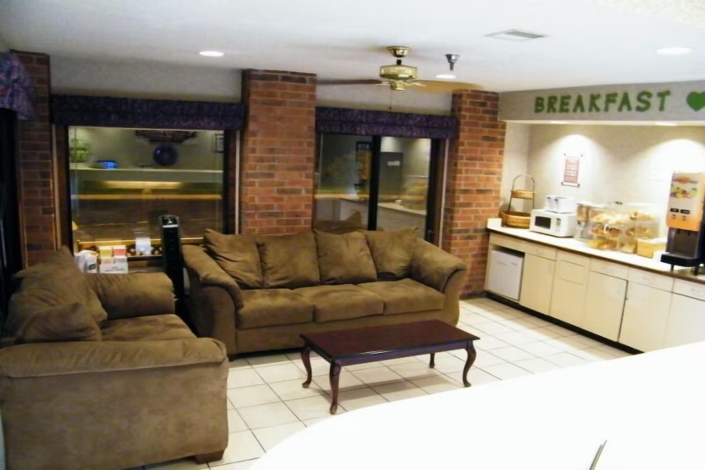 Amerihost Inn & Suites - Breakfast Area