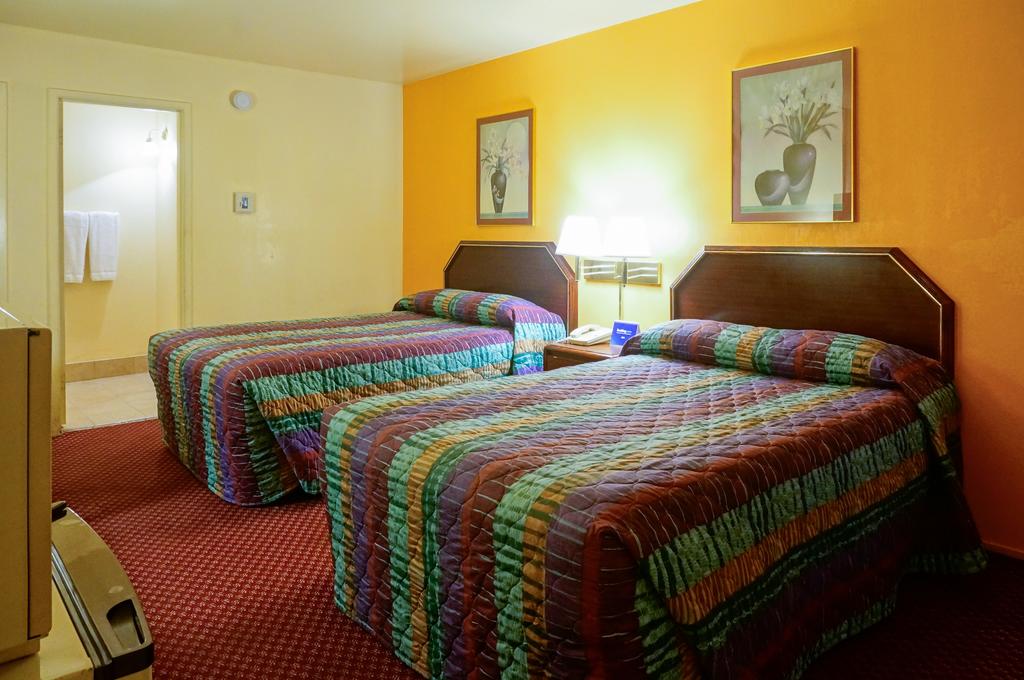 Budget Inn Redwood City - Double Beds Room