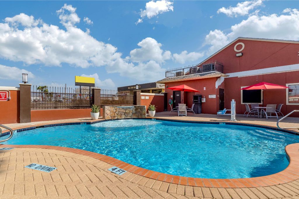 BWP Edinburg Inn & Suites - Outdoor Pool