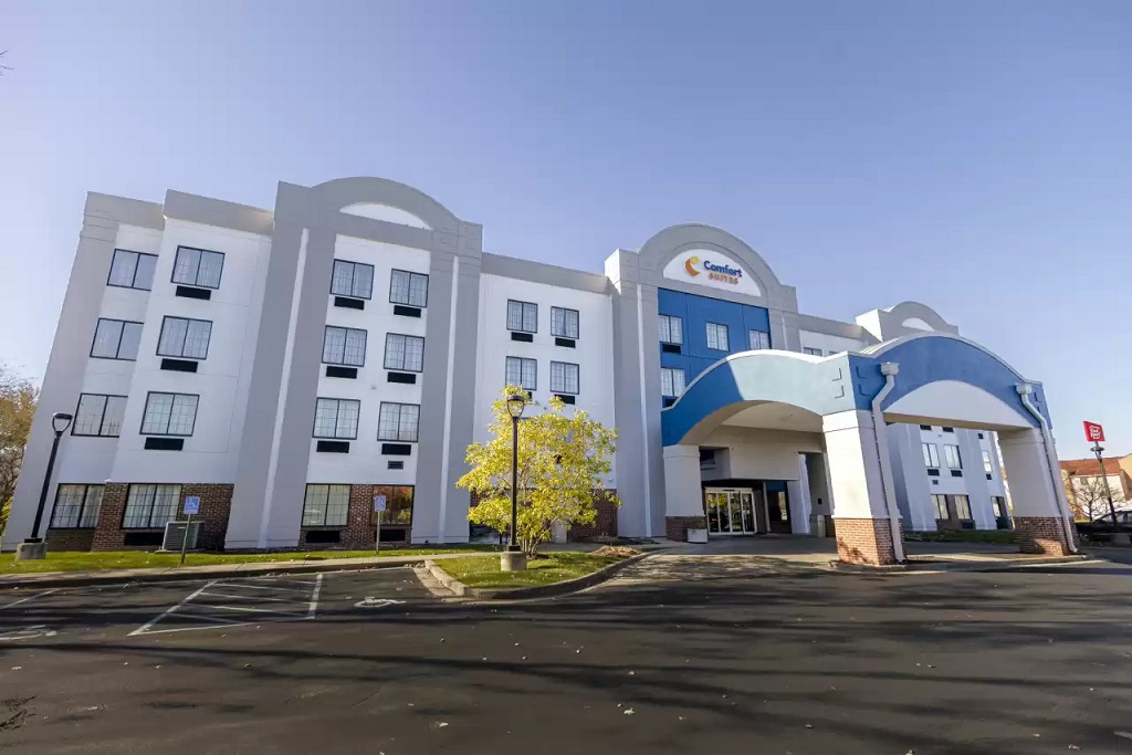 Comfort Suites Springfield - Exterior-1