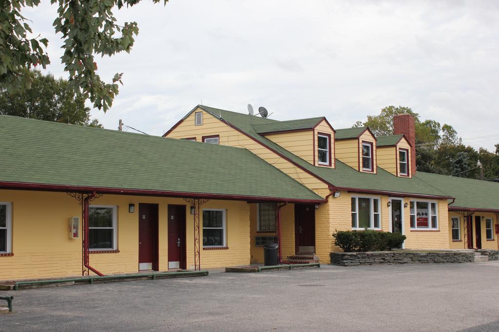 Driftwood Inn Chestertown - Hotel Exterior-1