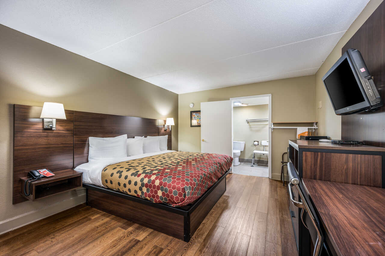 Econo Lodge Inn & Suites Huntsville - Single Bed Room