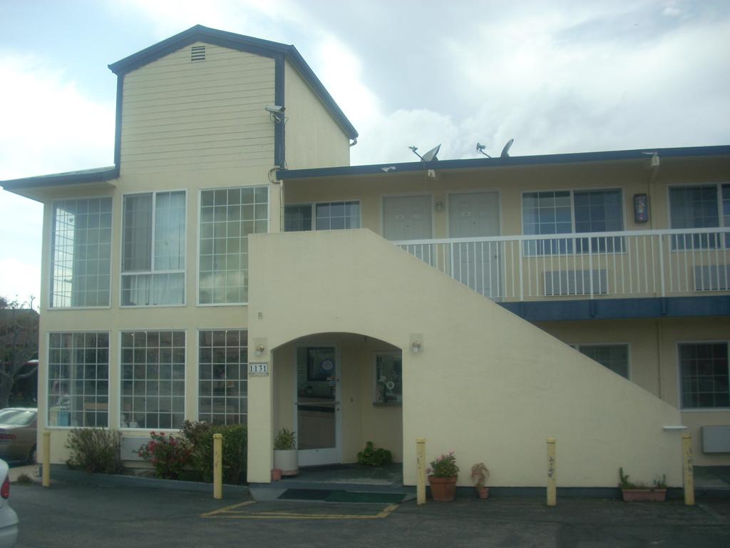 Economy Inn Seaside - Exterior