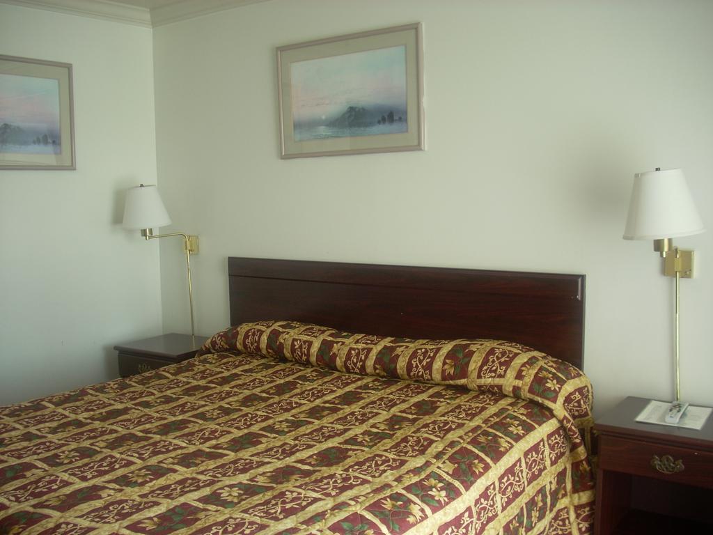 Economy Inn Seaside - Single Bed