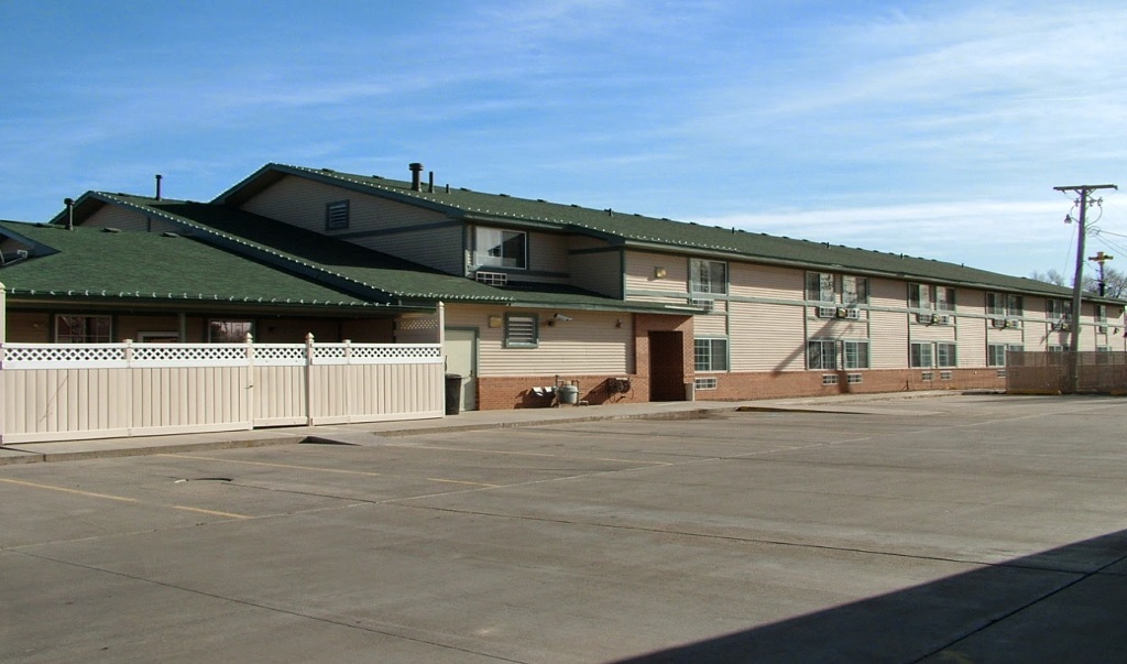 Garden City Inn - Exterior