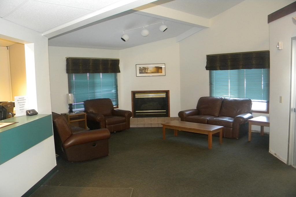 Nisswa Inn and Suites - Lobby Area