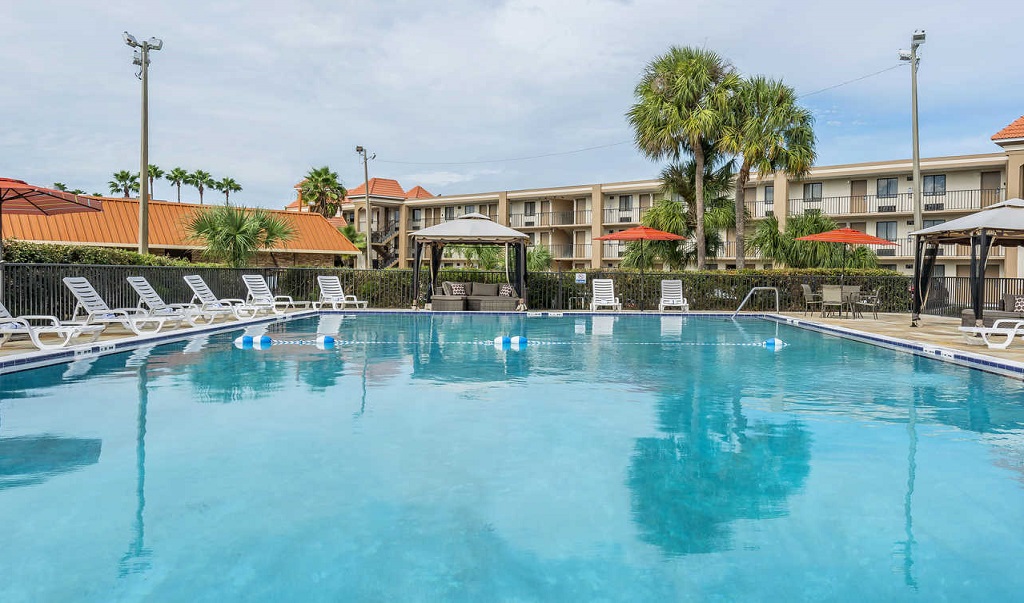 Quality Inn & Suites Kissimmee by The Lake - Pool
