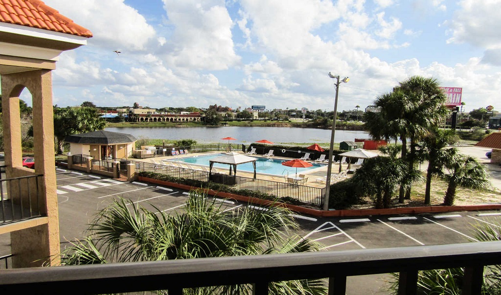 Quality Inn & Suites Kissimmee by The Lake - Exterior -3