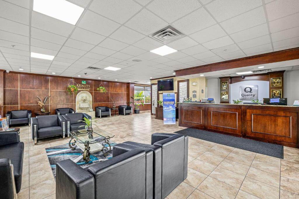 Quality Inn & Suites Near Fairgrounds Ybor City - Lobby Area