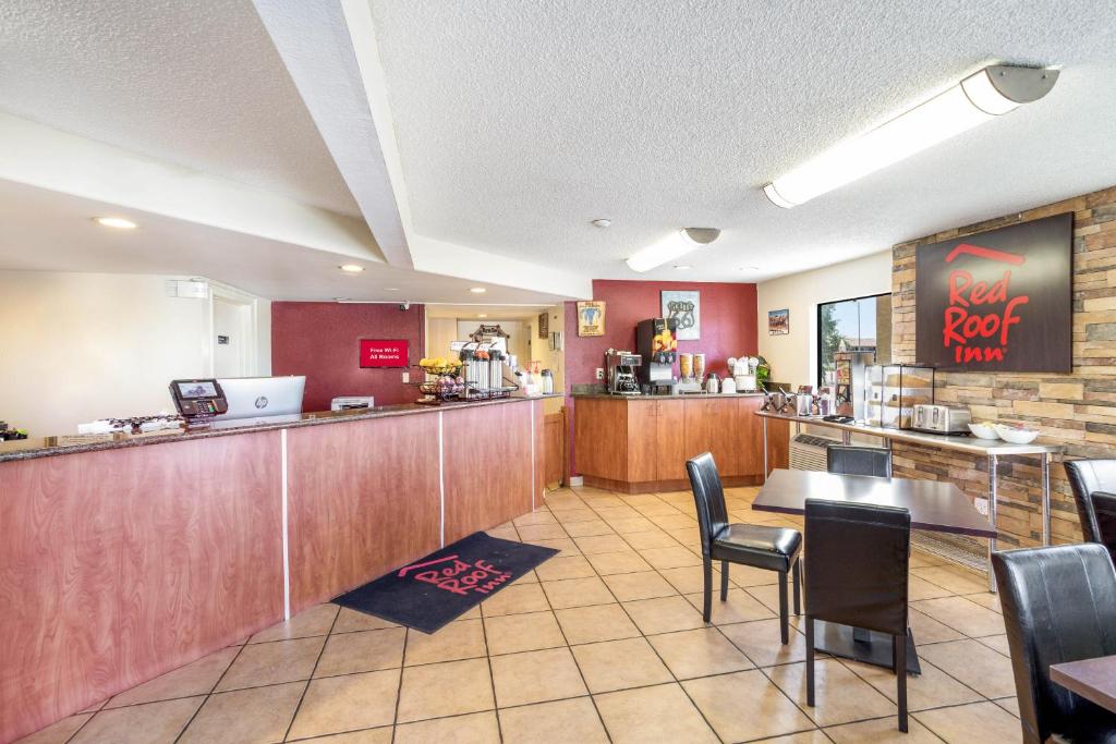 Red Roof Inn Gallup - Lobby Area-2