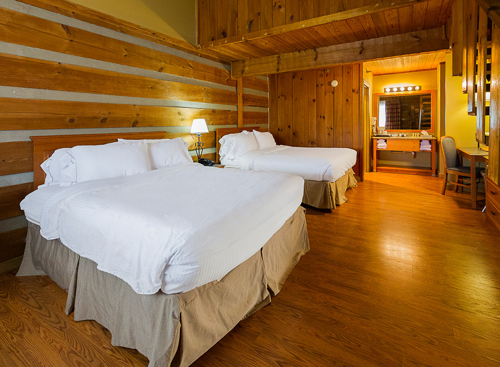 Timbers Lodge Pigeon Forge - Two Double Beds Room