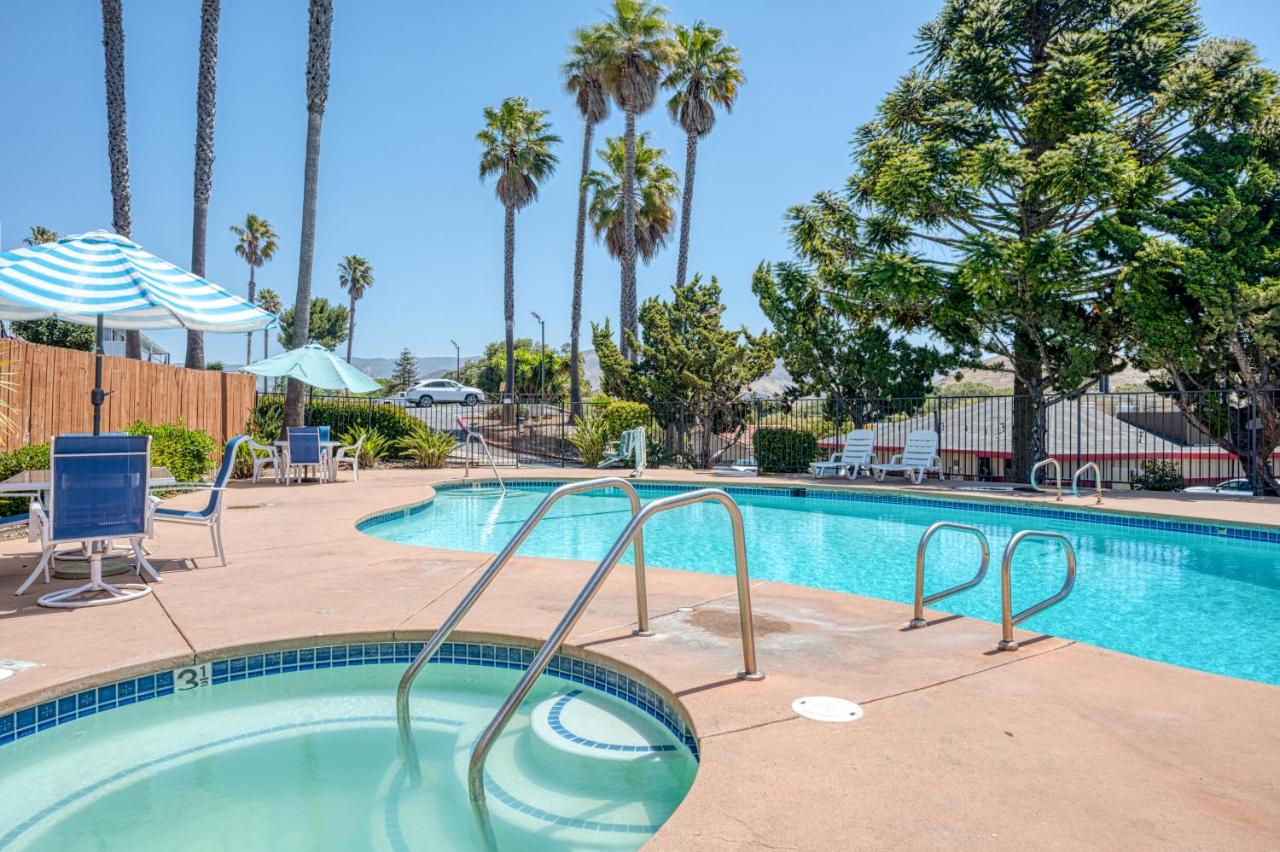 Vagabond Inn San Luis Obispo - Outdoor Pool