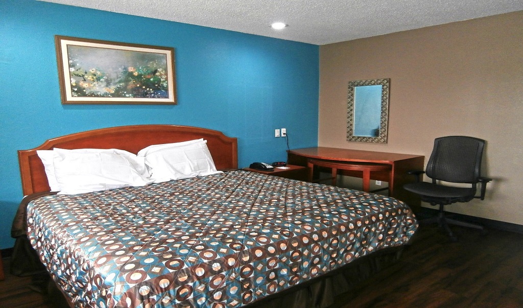 Americas Best Value Inn Savannah - King Bed Room-1