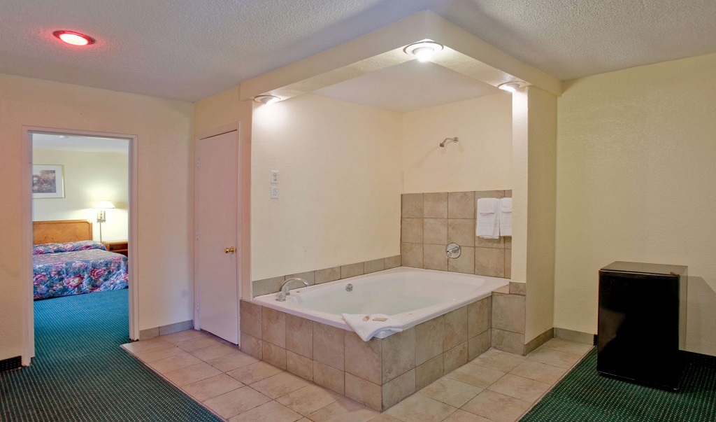 Americas Best Value Inn Savannah - Single Bed with Tab