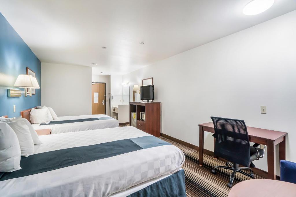 Americas Best Value Inn Green River - Double Beds Room-3