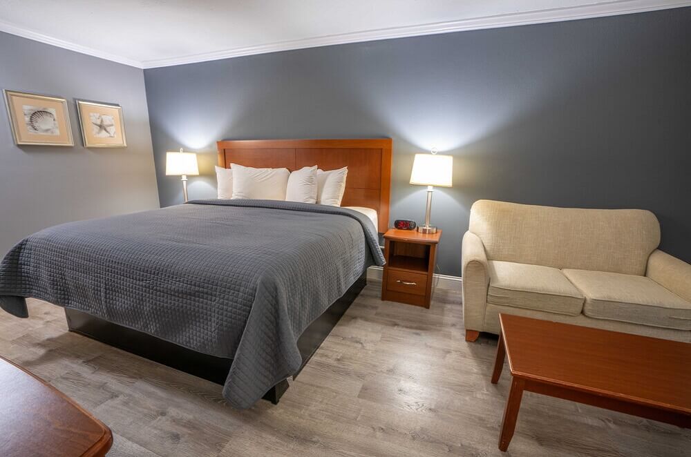 All Seasons Resort Cape Cod - Single Bed Room-2