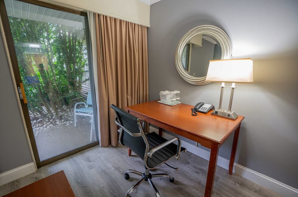 All Seasons Resort Cape Cod - Single Bed Room-4