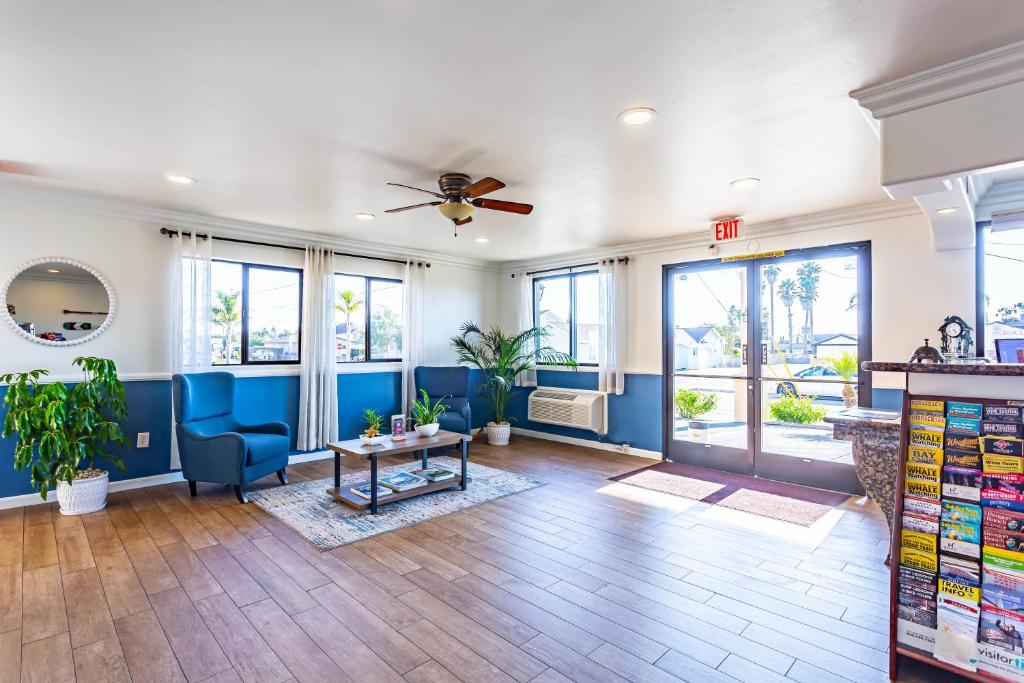 Aloha Inn - Lobby Area-1
