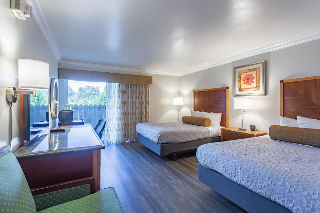 Aloha Inn - Two Double Beds Room-3