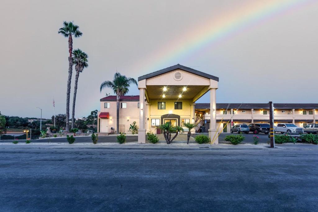 Aloha Inn - Hotel Exterior-4