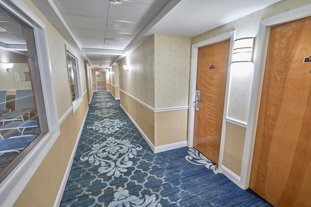 Ambassador Inn and Suites - Rooms Lobby