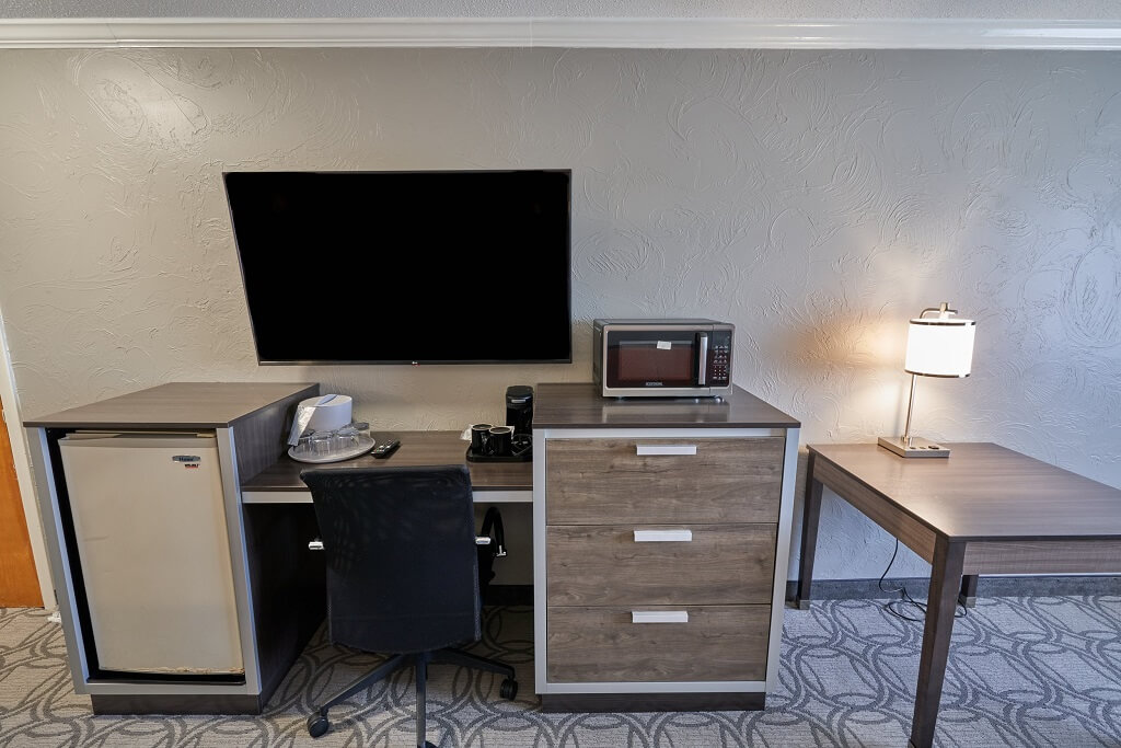 Ambassador Inn and Suites - Single Bed Room-3