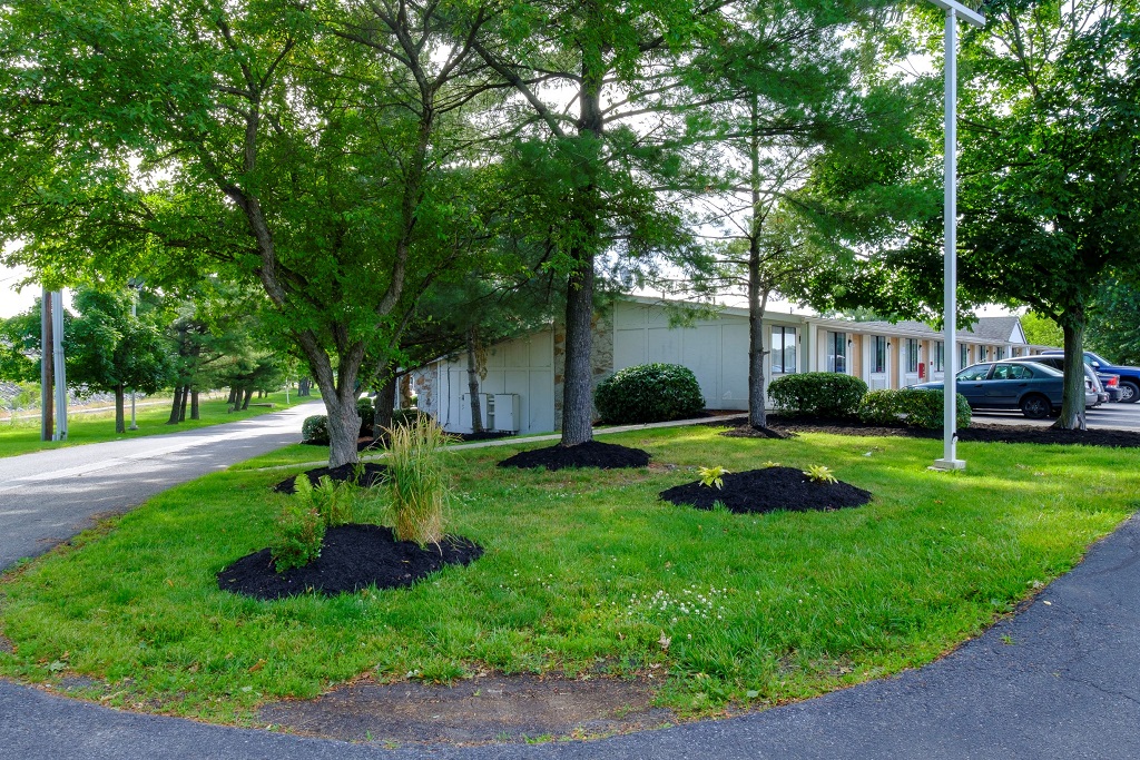 American Inn Carlisle - Exterior-5