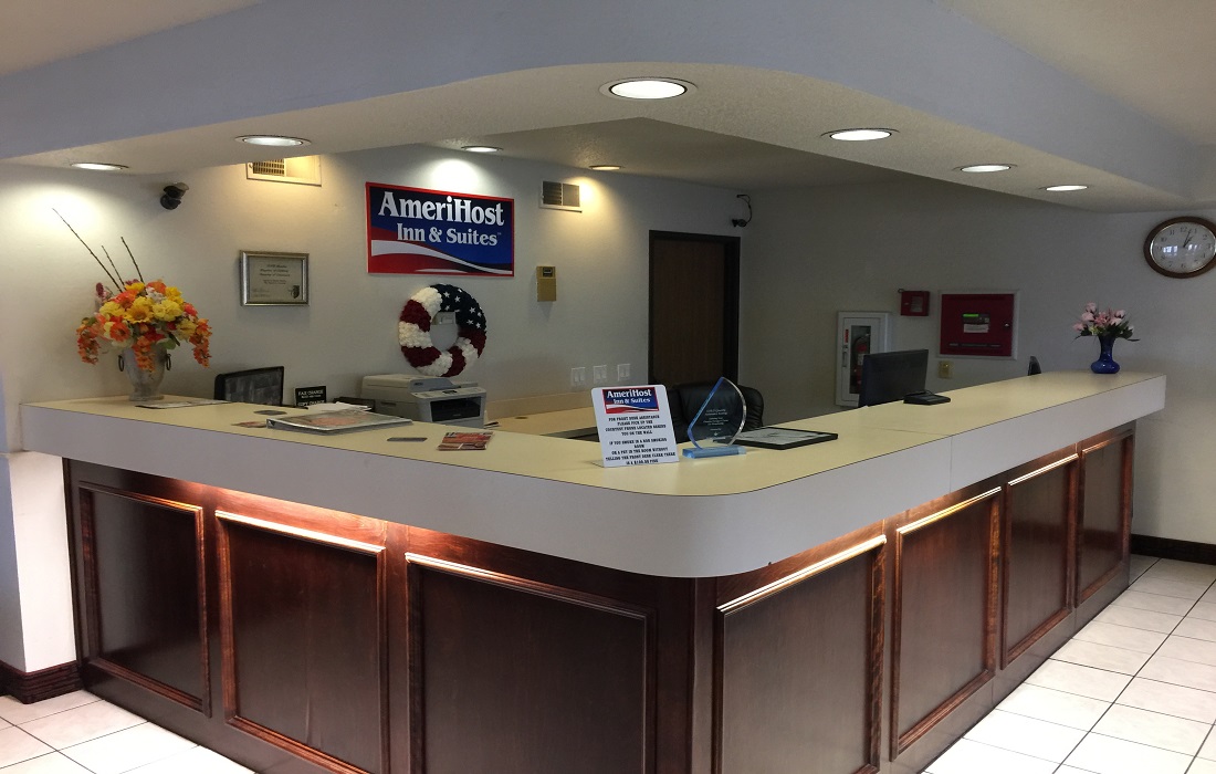 Amerihost Inn & Suites - Front Desk