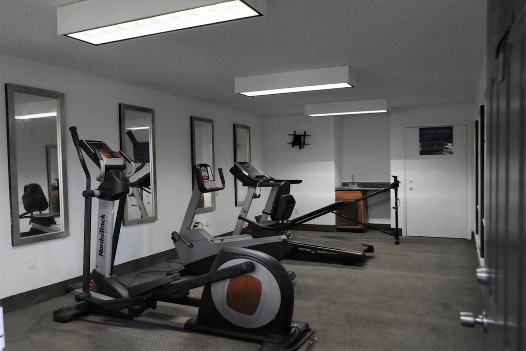 Apm Inn and Suites - Fitness Area