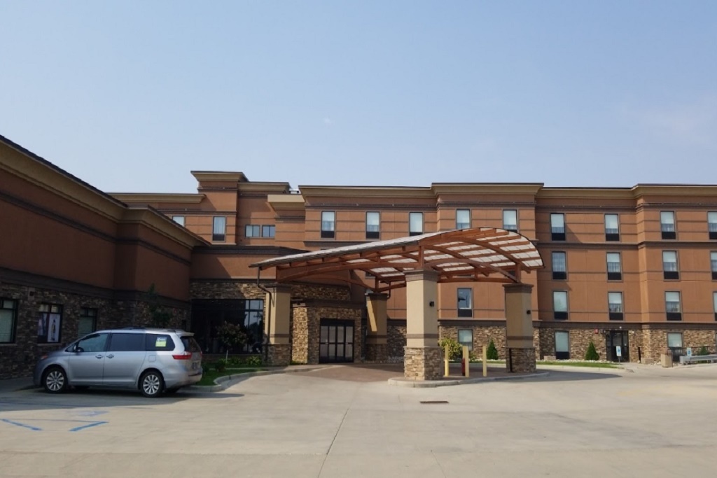Astoria Hotel & Event Center - Exterior-2