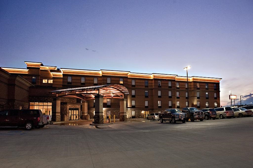 Astoria Hotel & Event Center - Exterior-1