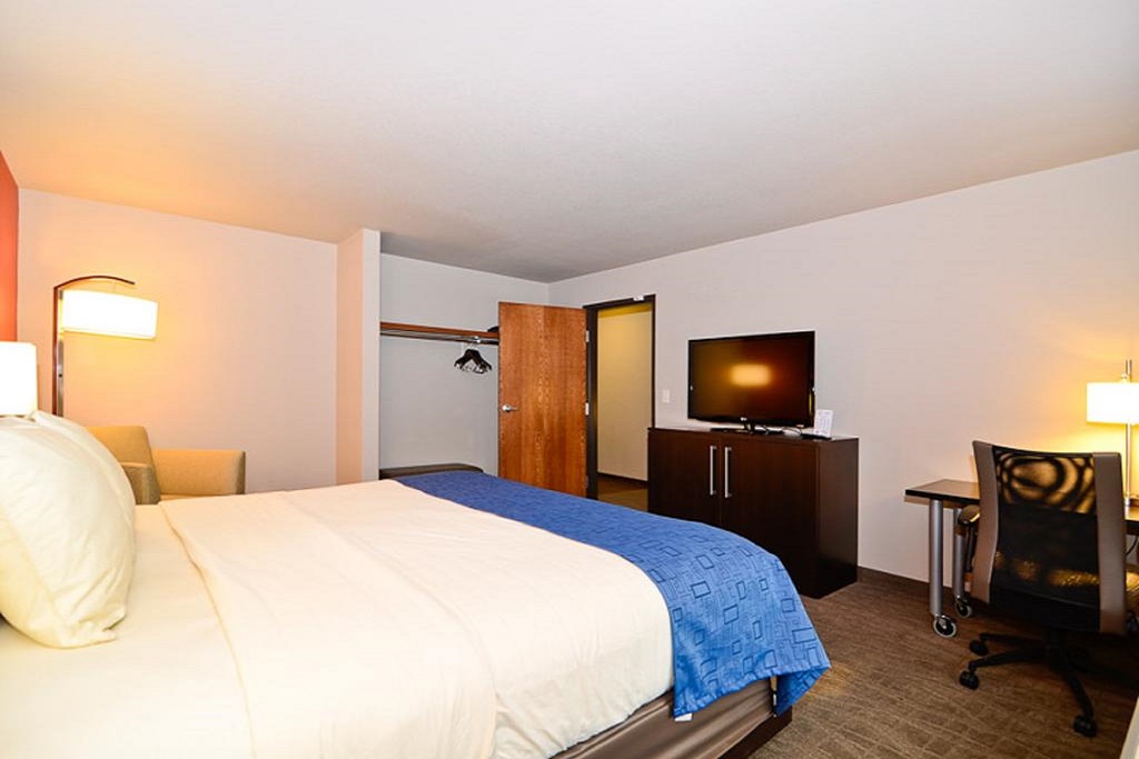 Astoria Hotel & Event Center - Single Bed Room-1