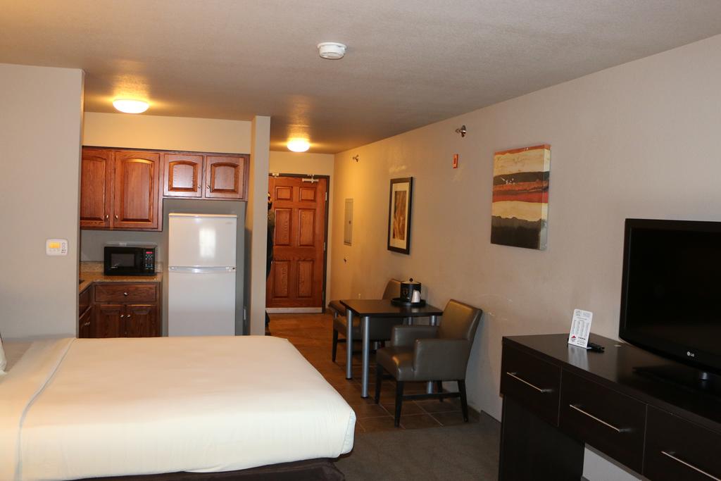 Astoria Hotel & Event Center - Single Bed Room-2