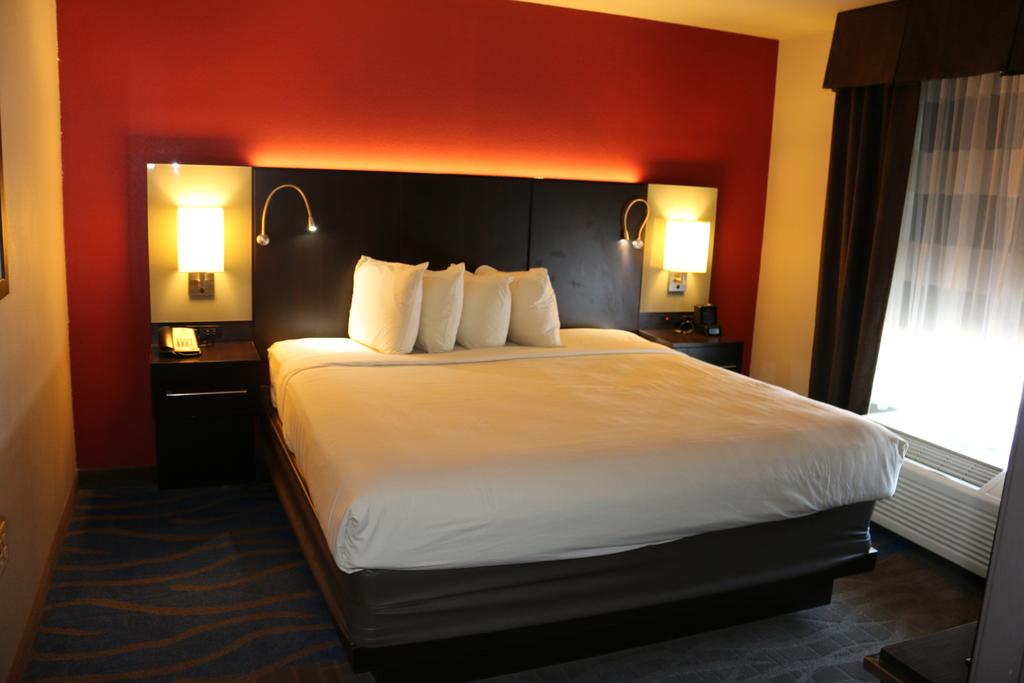 Astoria Hotel & Event Center - Single Bed Room-6
