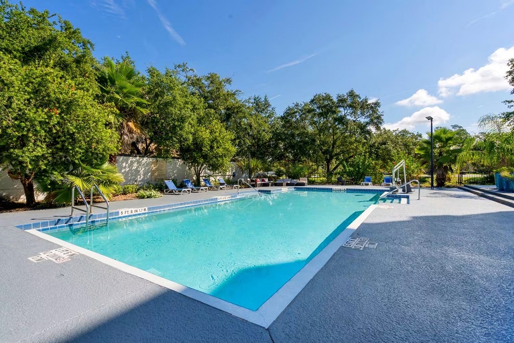 Jacksonville Premier Deerwood Hotel - Outdoor Pool