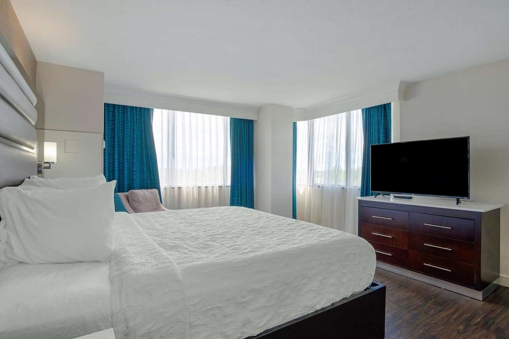 Jacksonville Premier Deerwood Hotel - Single Bedroom-2