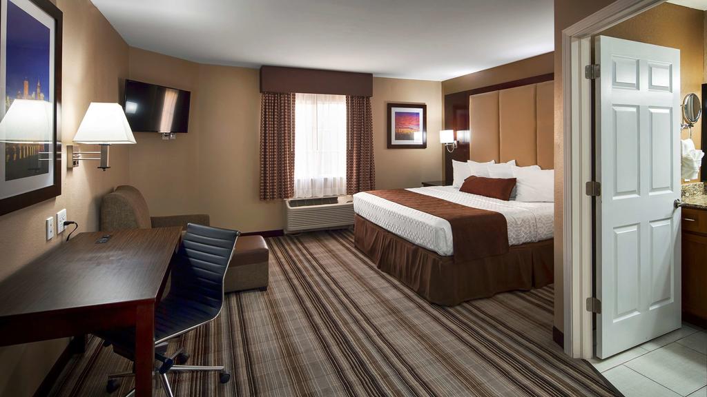 Best Western Plus Crawfordsville - King bed with Sofa