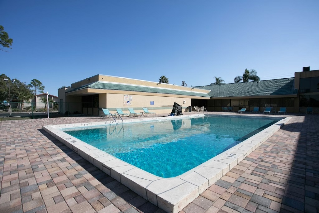 Budget Inn Sanford - Pool