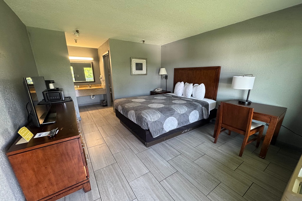 Budget Inn Sanford - Single Bed Room-1