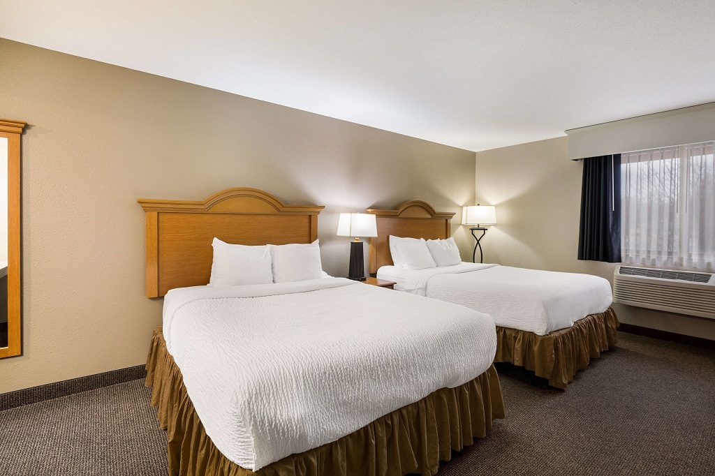 Hotel Revel Minot - Queen Double Beds Room-1