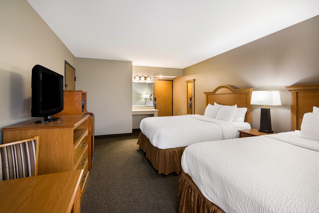 Hotel Revel Minot - Queen Double Beds Room-2