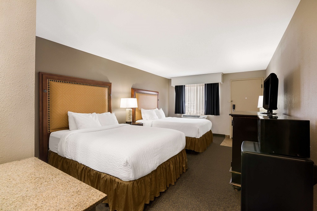 Hotel Revel Minot - Queen Double Beds Room-3