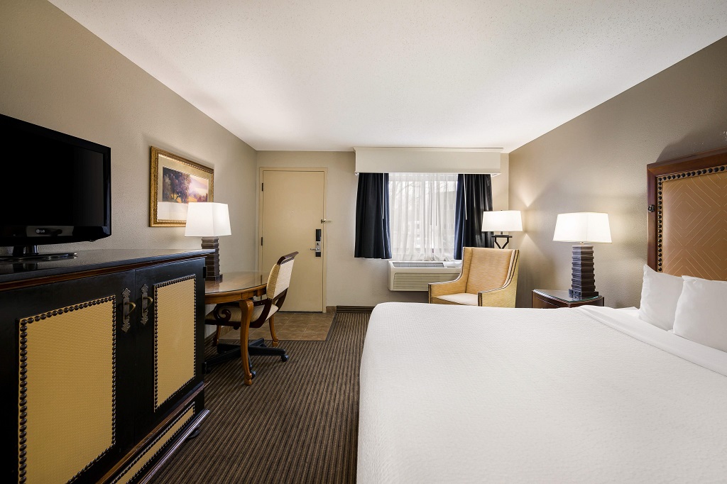 Hotel Revel Minot - Single Bedroom-9