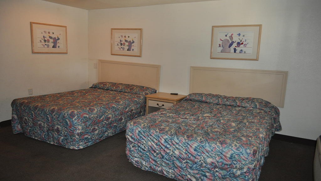 California Suites Motel - Double Beds3