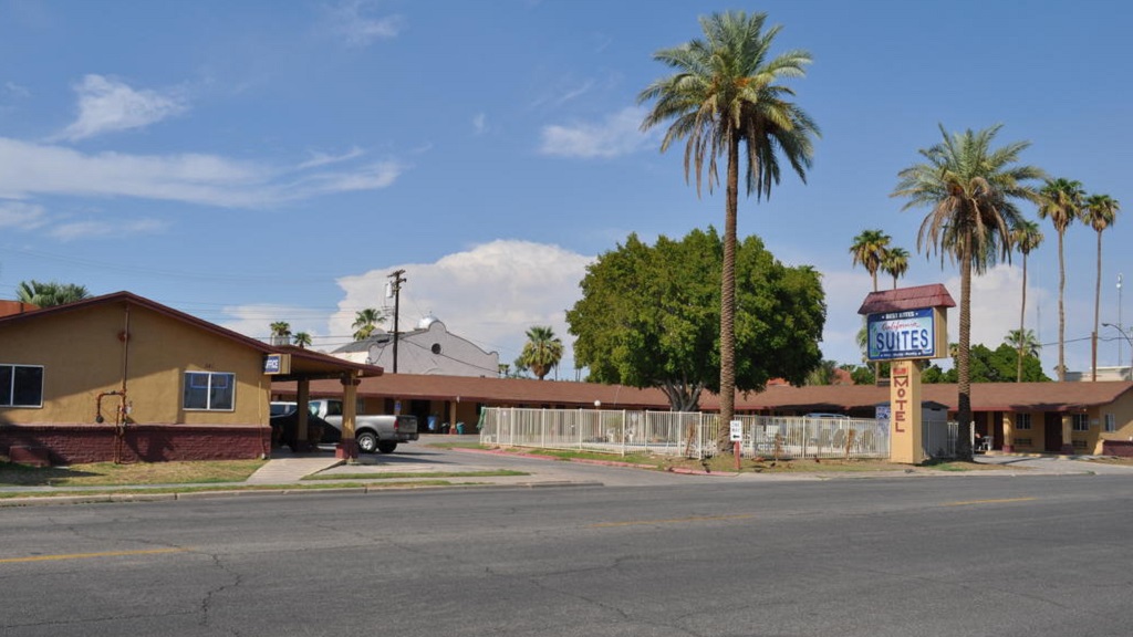 California Suites Motel - Exterior