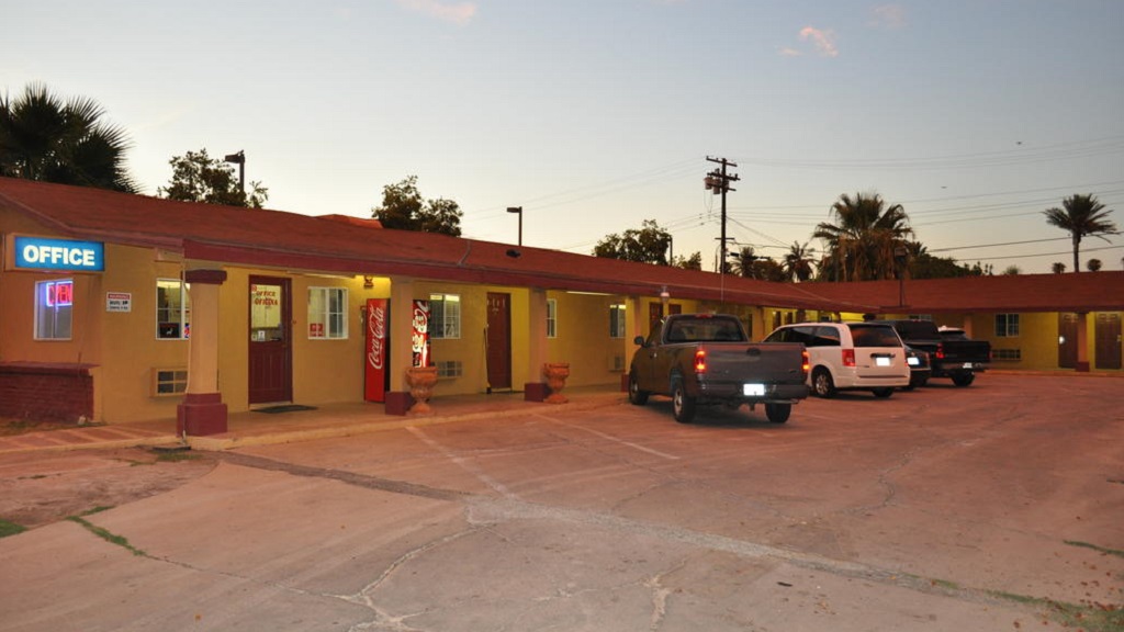 California Suites Motel - Exterior3