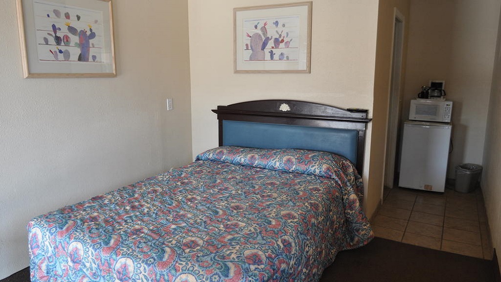 California Suites Motel - Single Bed Room