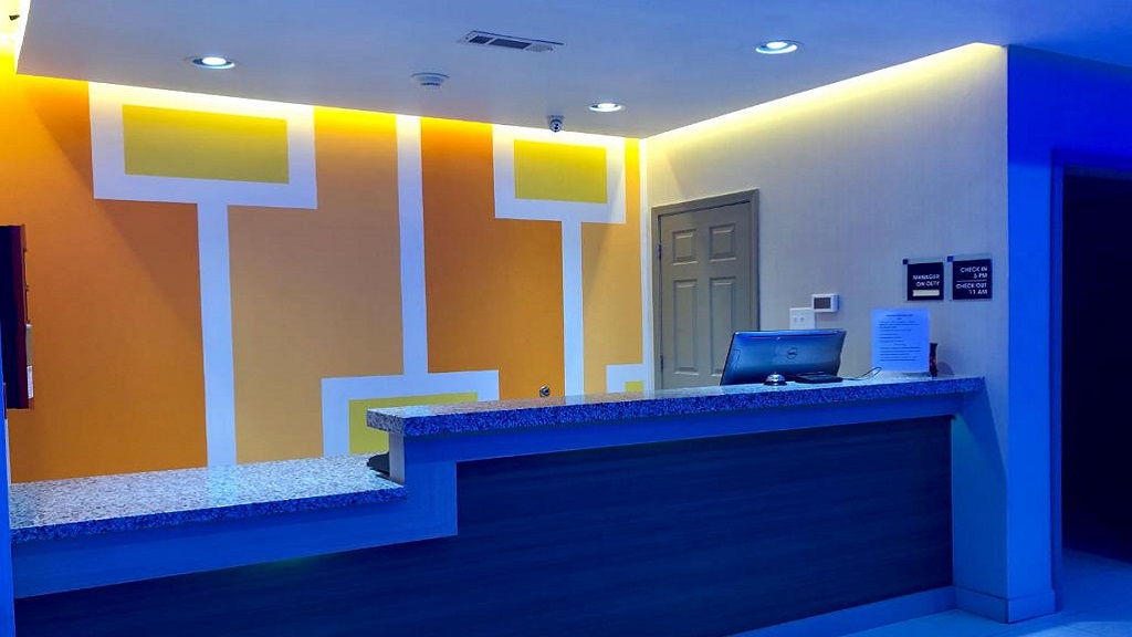 Catoosa Inn & Suites - Lobby Area-1