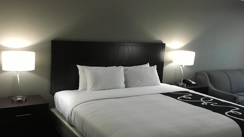 Catoosa Inn & Suites - Single Bedroom-4